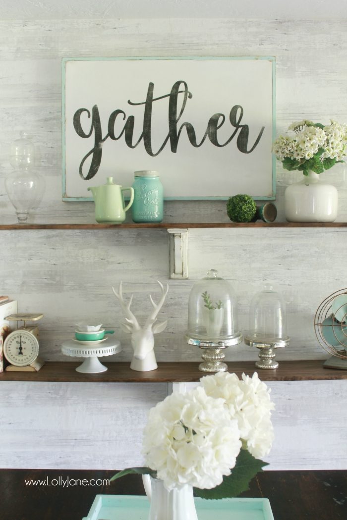 Pretty farmhouse dining room shelves, click through to see how easily the room came together. Step by step how to create this look! Pretty farmhouse dining room decor ideas! DIY farmhouse shelves using stain + paint!