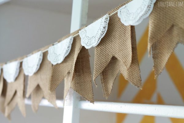 Cute and easy burlap and doily bunting #craftroom #banner