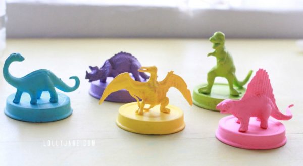 DIY dinosaur jar lids for kids storage | www.lollyjane.com