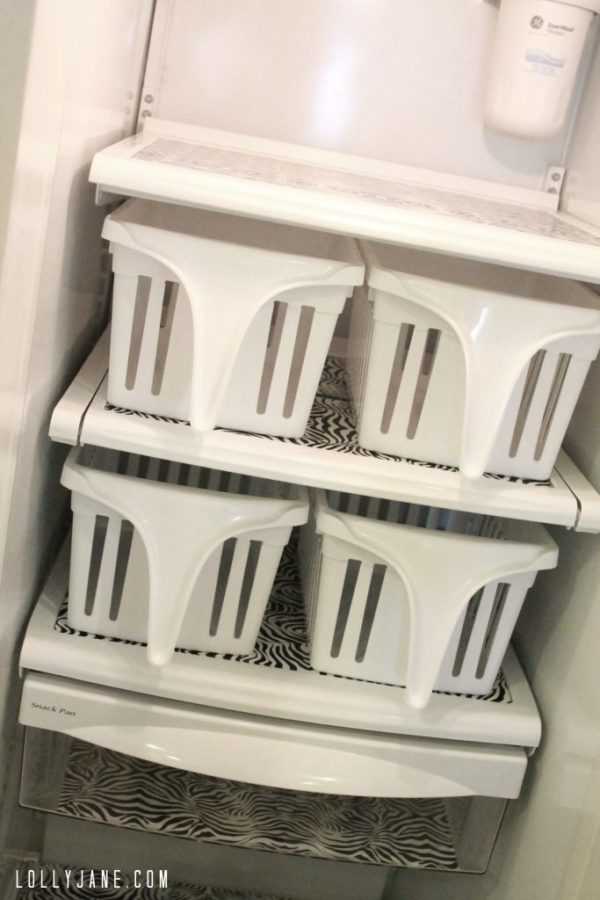 Use baskets to keep your fridge organizaed! #kitchencleaningtips #organization
