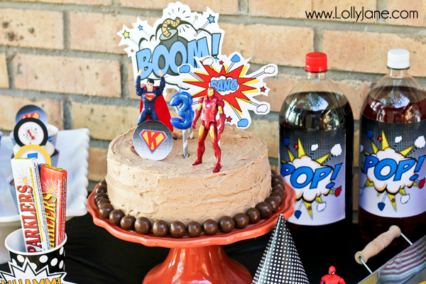 Cool superhero birthday party cake