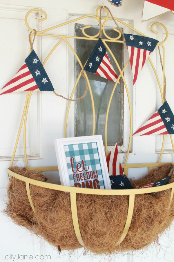 Easy 4th of July bunting, super easy and darn cute! #4thofJuly #bunting