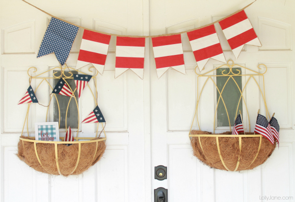 Easy 4th of July bunting, super easy and darn cute! #4thofJuly #bunting
