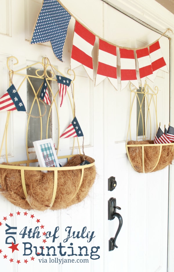 DIY 4th of July bunting using burlap & fabric. Easy and cute! #4thofJuly #bunting