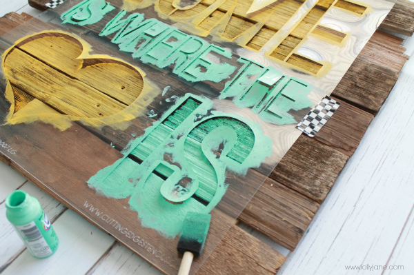 Mint and mustard Home is Where the Heart is Sign #diy #palletart