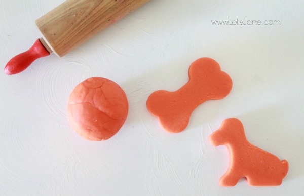 Easy to make orange scented play dough! Your kids will love making this and you'll love the smell!