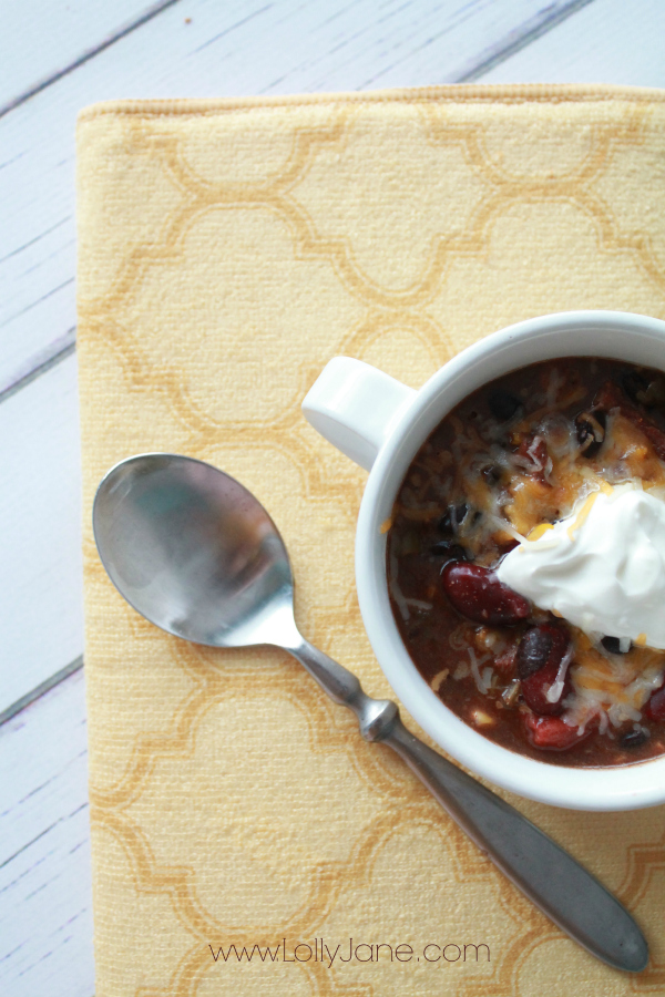 Delicious and easy 6 can taco soup! Perfect for last minute dinner!