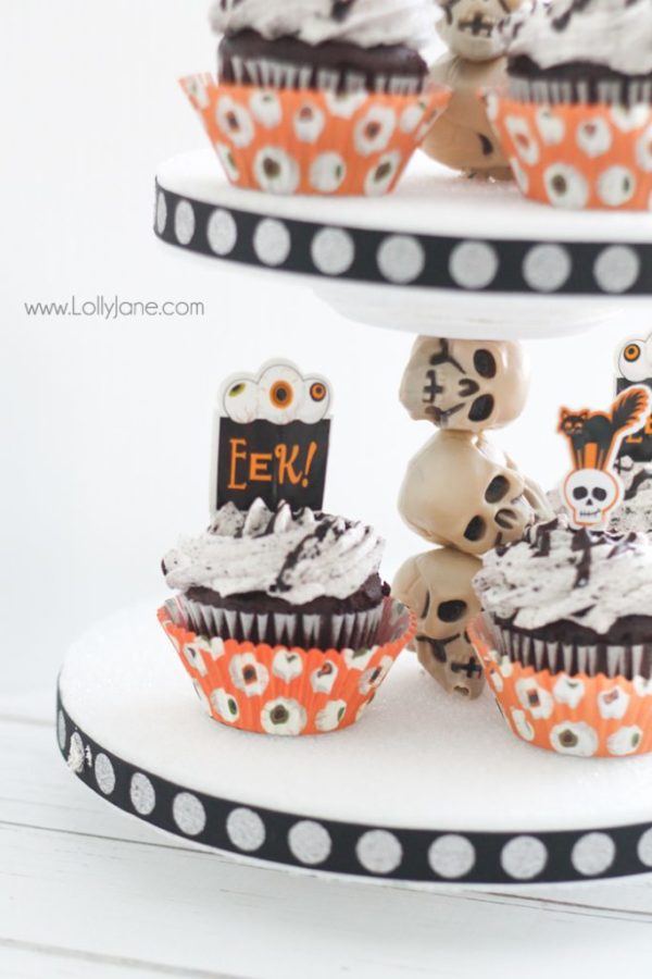 Cute DIY Halloween skull cupcake stand