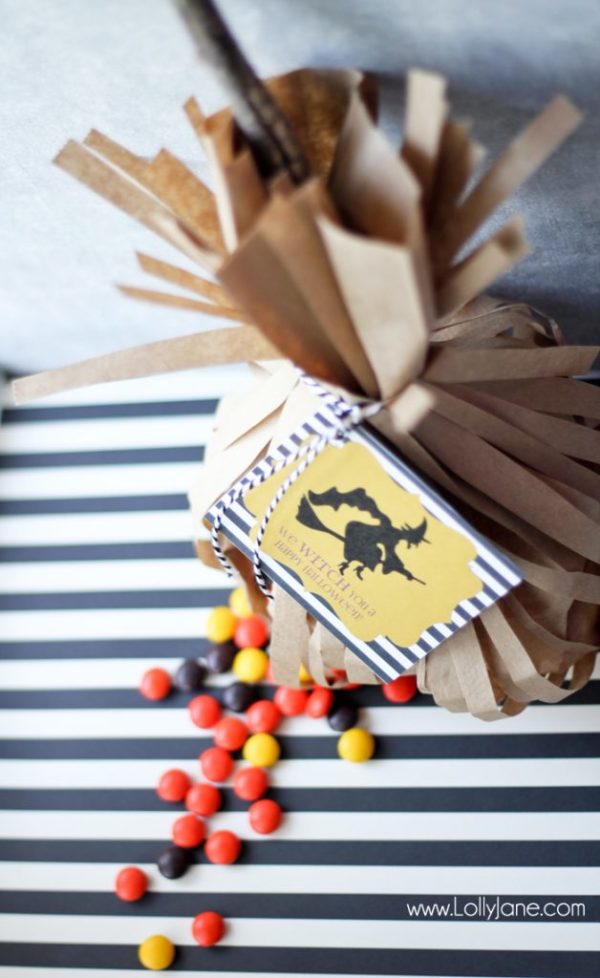 Witch broomstick candy treat bag + free printable