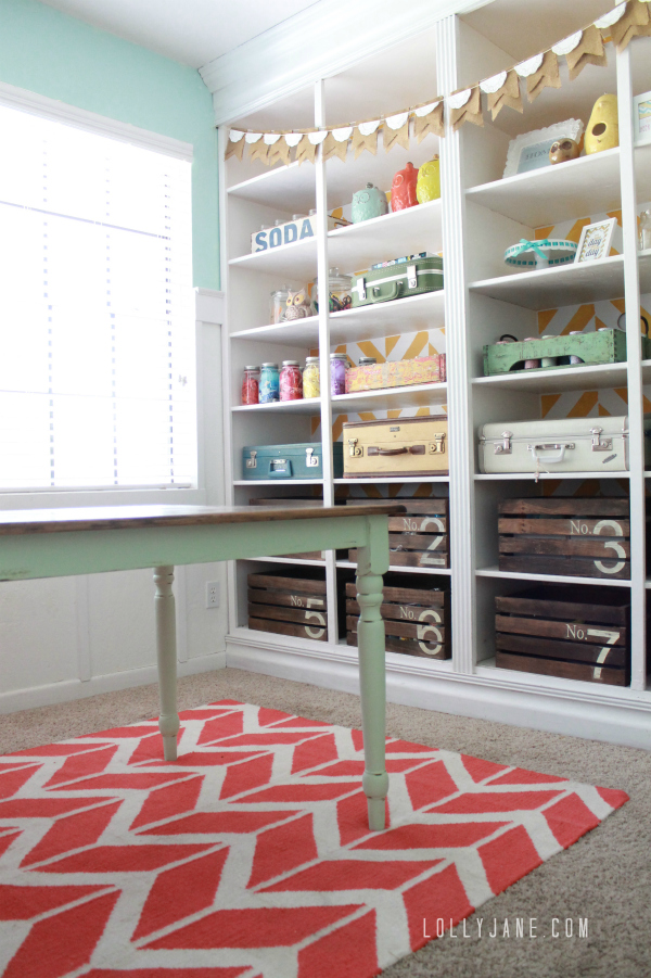 DIY mint farmhouse table using homemade chalk paint. Easy tutorial!