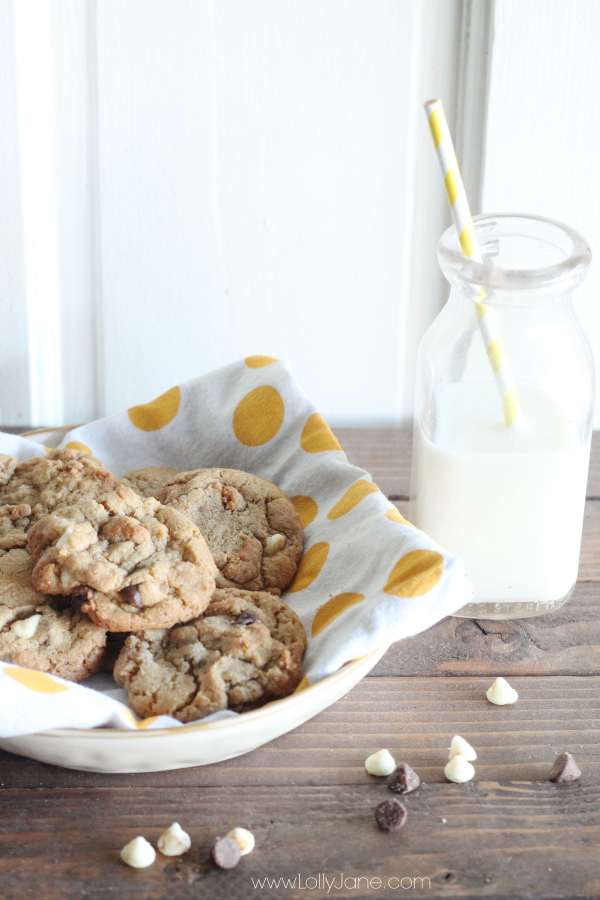 The best whole wheat chocolate chip cookies recipe! So yummy! Can't tell it's whole wheat, best part!! {www.lollyjane.com}