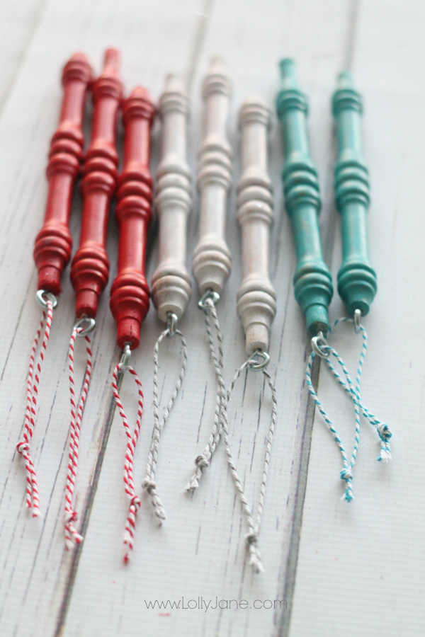 Easy spindle ornaments, every junker's dream! #diy #ornament