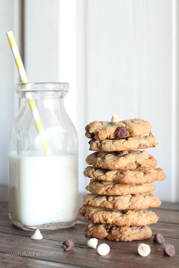 The best whole wheat chocolate chip cookies recipe! So yummy! Can't tell it's whole wheat, best part!! {www.lollyjane.com}