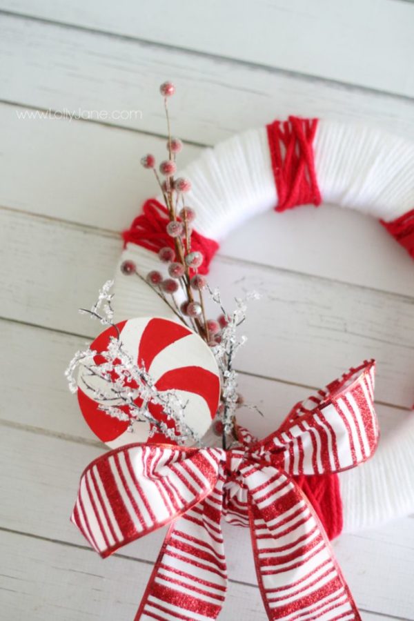 Striped Peppermint Christmas Wreath #christmas