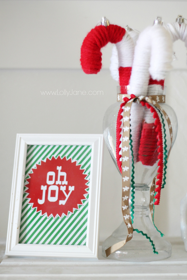 Cute yarn candy cane tutorial via lollyjane.com