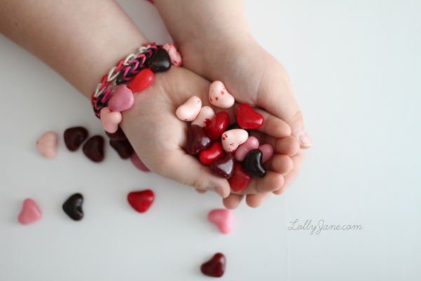 How to make an easy, edible candy heart bracelet for Valentine's Day! (lollyjane.com)