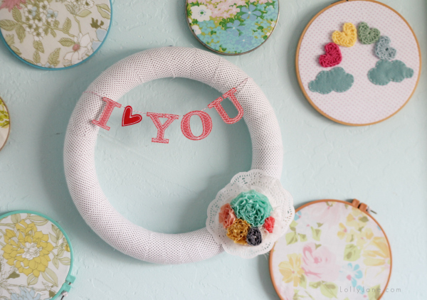 I love you bunting Valentine wreath, easy tutorial!