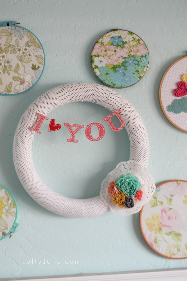 I love you bunting Valentine wreath, easy tutorial!