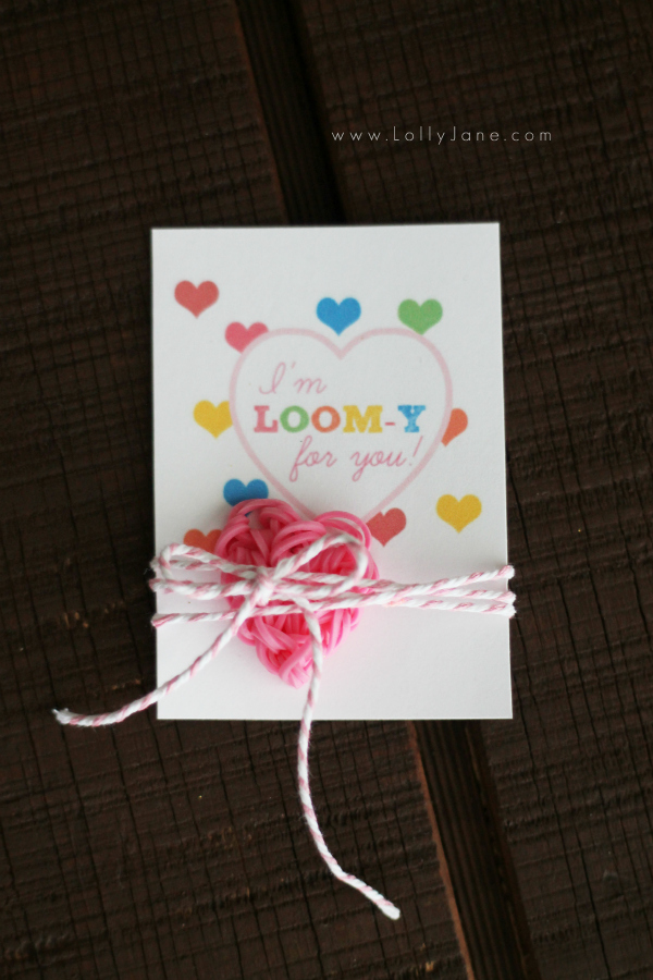 Adorable loom band lover gift idea for girls! Tutorial to make the loom band heart PLUS a free printable tag! {lollyjane.com}