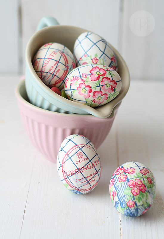 DIY Easter Egg Napkins + 26 other cute spring/Easter ideas! lollyjane.com