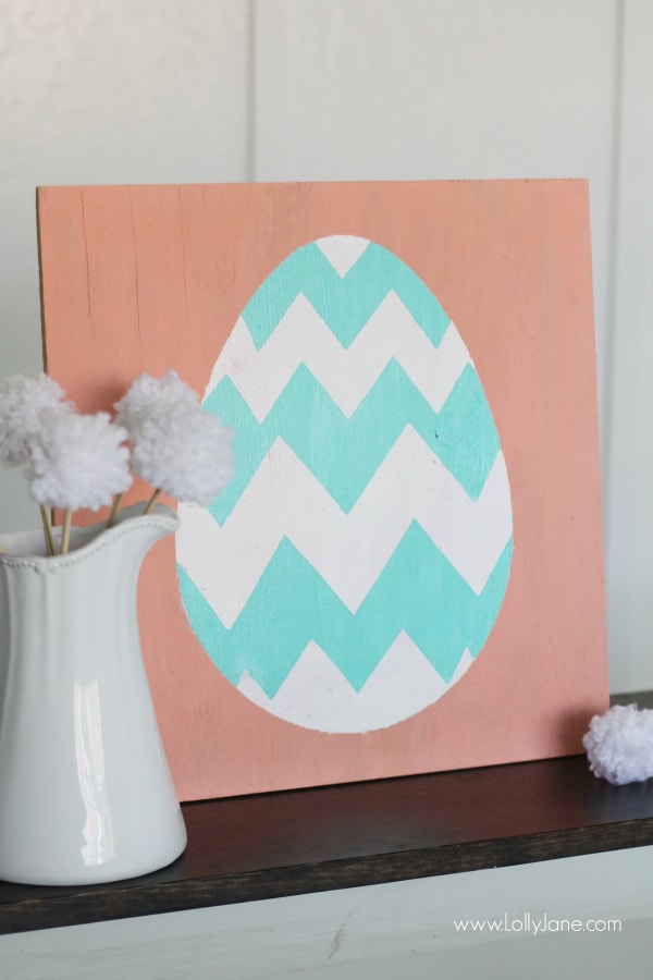 Spring Easter egg sign decor, quick tutorial!  |via LollyJane.com #spring #easter