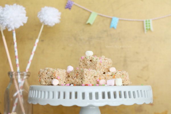 YUMMY Easter/spring rice crispy treats! Great kid helper recipe (: