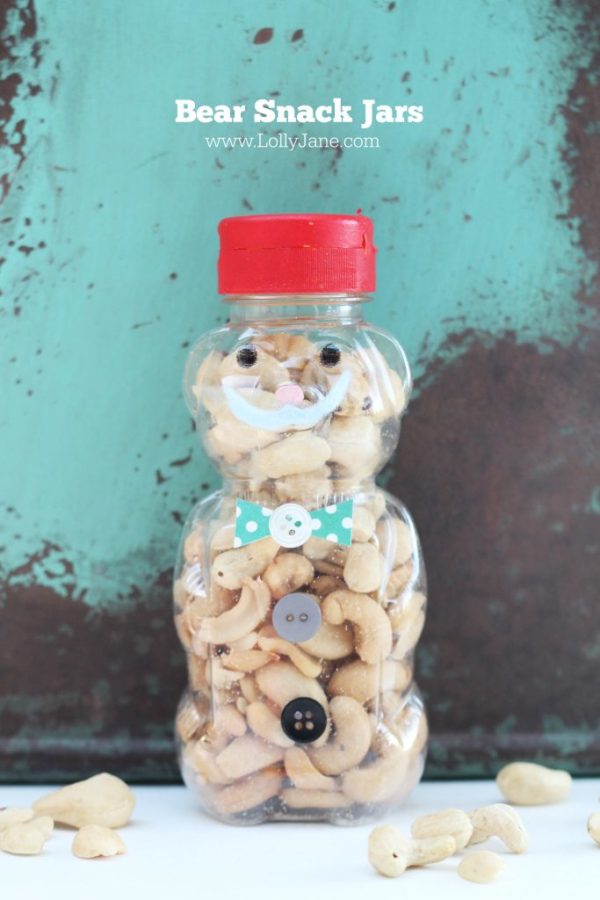 Adorable Father's Day bear snack jars. Easy to make! Perfect for Dad! via @lollyjaneblog {www.lollyjane.com}