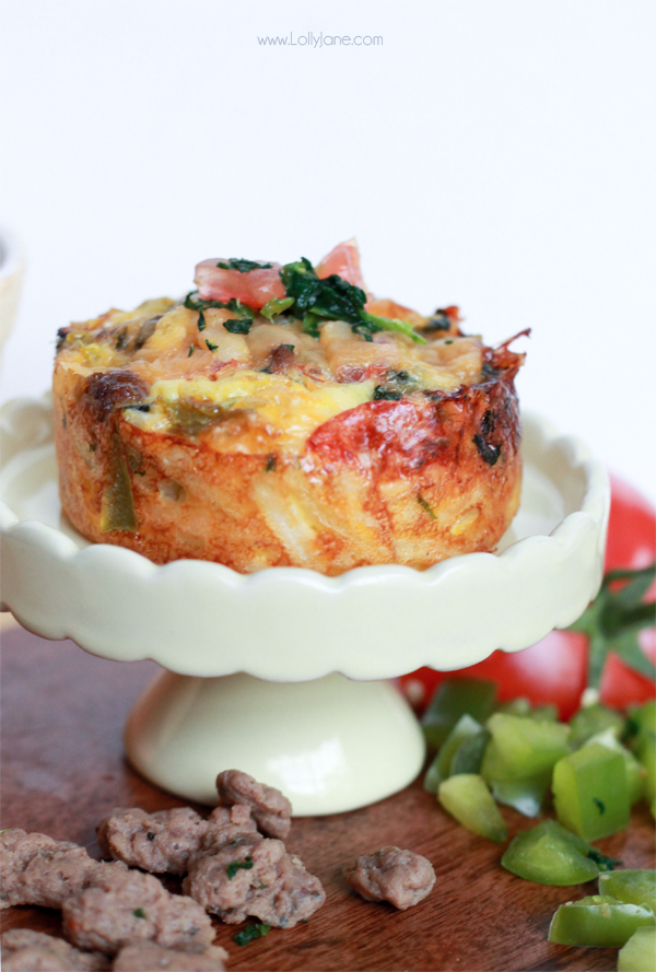 Sausage & Egg Hash Brown Cups. Perfect for breakfast or brunch! | lollyjane.com