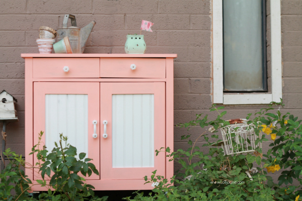 Pretty painted DIY rolling garden cart | via lollyjane.com