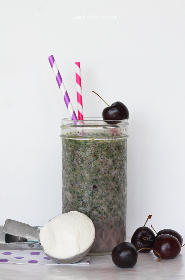 YUMMY Cherry Vanilla Green Smoothie! via lollyjane.com