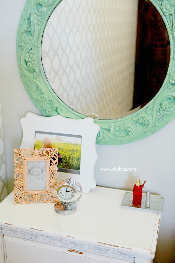 Spray Painted Mint Mirror | lollyjane.com