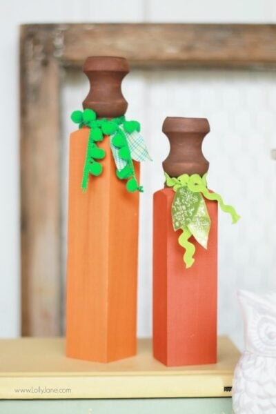 Wood Spindle Pumpkins, easy and fun craft! | lollyjane.com