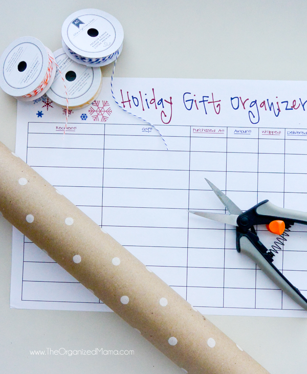 Holiday Gift Organizer FREE printable |via TheOrganizedMama.com