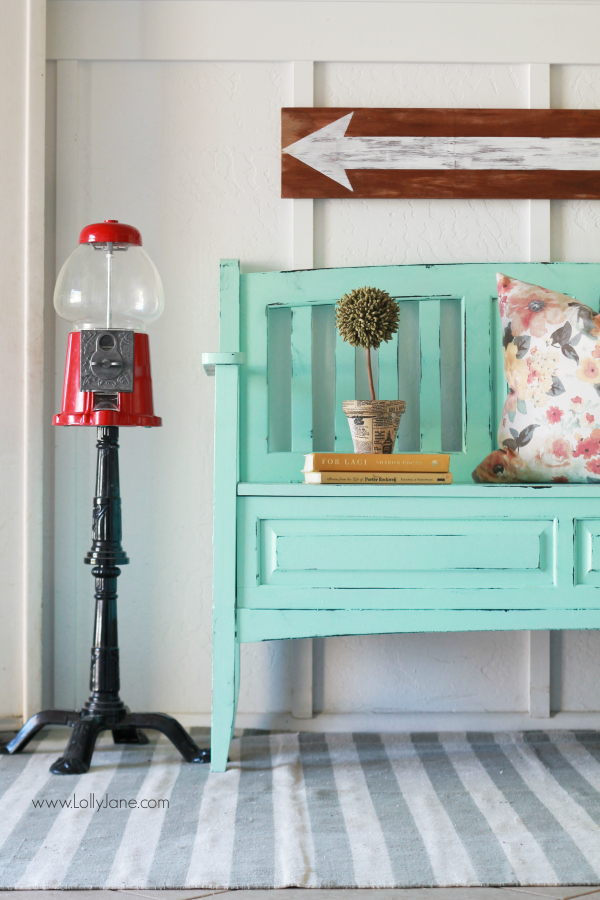 Gorgeous teal bench makeover!  See how easy it is to refinish old furniture to make it new again.| lollyjane.com