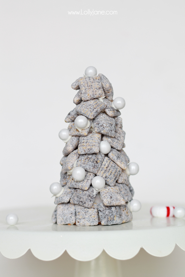 Cookies & Cream Chex Mix Holiday Trees, perfect for entertaining!