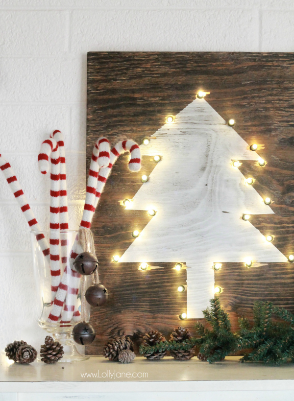 DIY tree marquee sign | easy tutorial how to make this cute rustic Christmas sign!