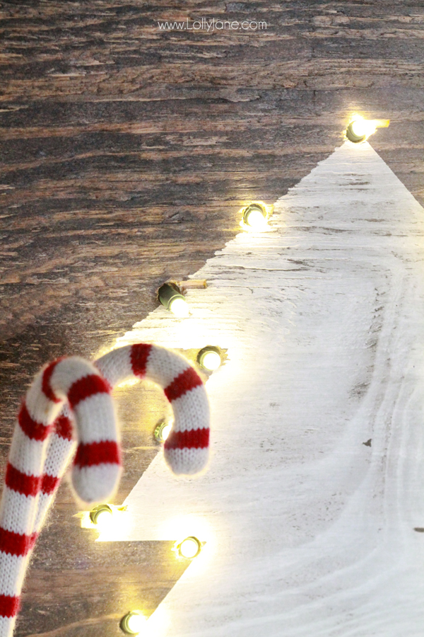 DIY tree marquee sign | easy tutorial how to make this cute rustic Christmas sign!