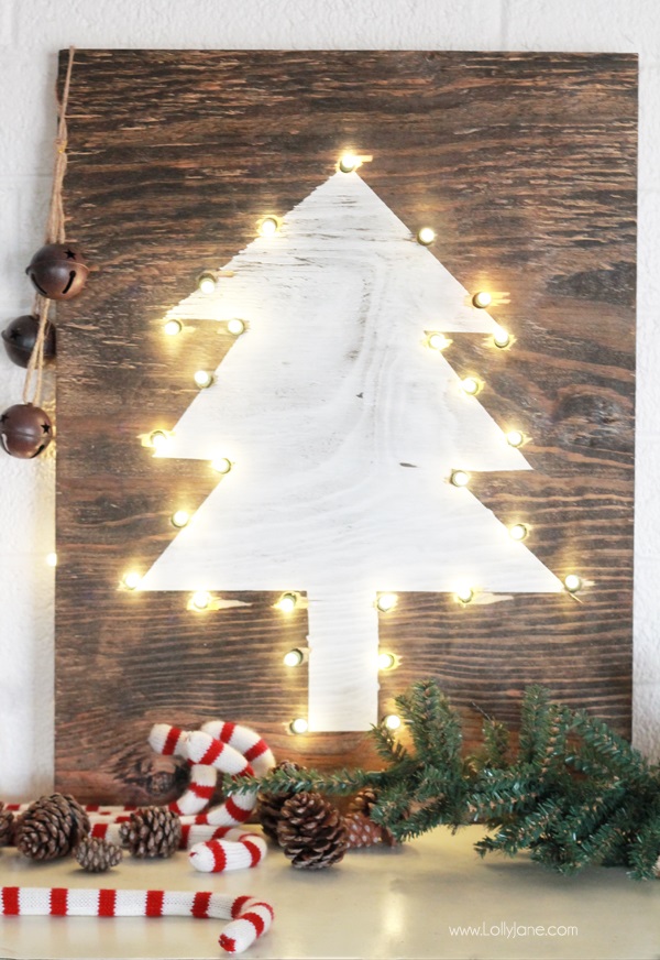 DIY tree marquee sign | easy tutorial how to make this cute rustic Christmas sign!