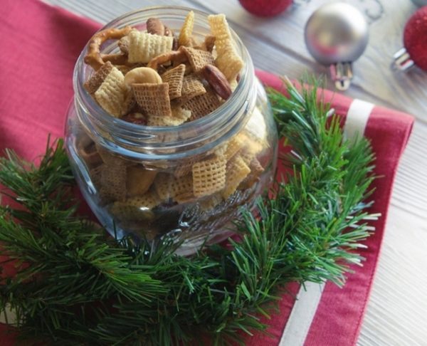 Chex party mix + holiday entertaining tips to simplify!