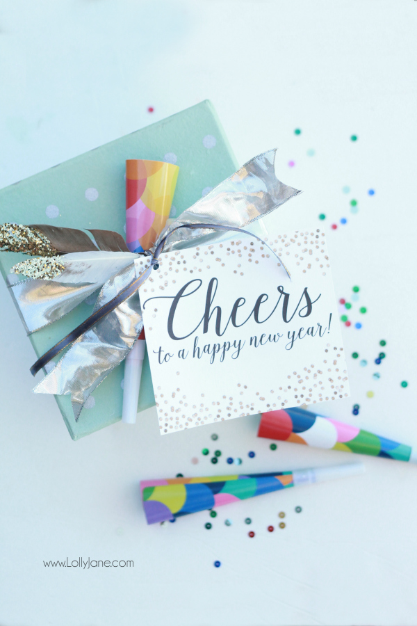 NEW YEARS: Party in a box, great neighbor gift idea! PLUS "Cheers to a happy new year" free printable tag! 