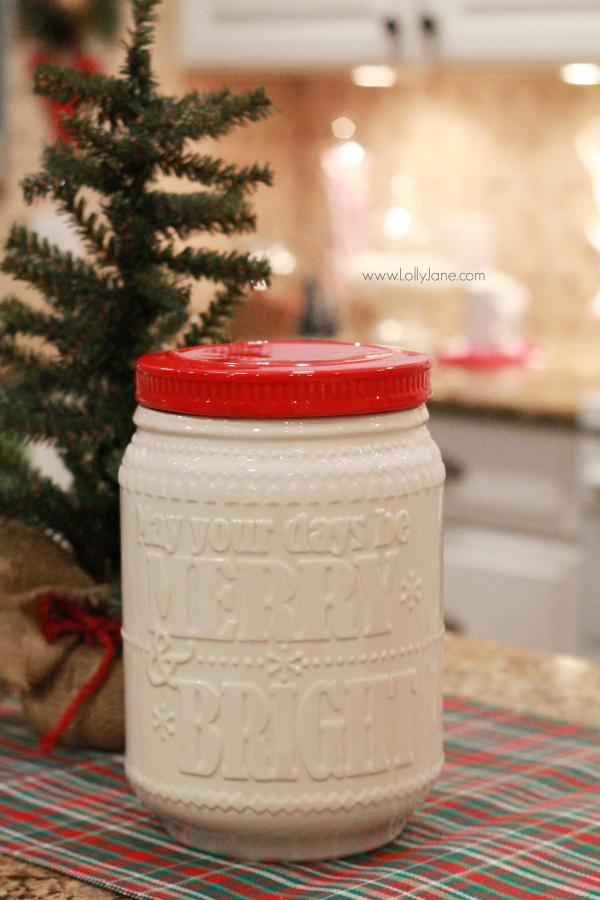 DIY | Adorable cookie jar, cute Christmas kitchen decor. Fun way to dress up your kitchen. Click through for cute Christmas kitchen decor ideas!