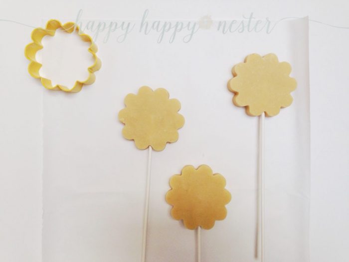 How to Make a Cookie Bouquet |via Happy Happy Nester