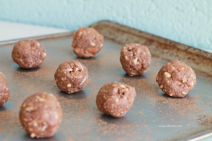 Healthy snack: almond date ball recipe - Lolly Jane