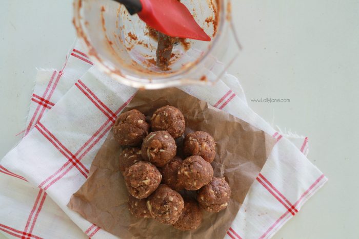 Easy and HEALTHY treat! This almond date ball recipe will leave you satisfied without the guilt. No sugar added!