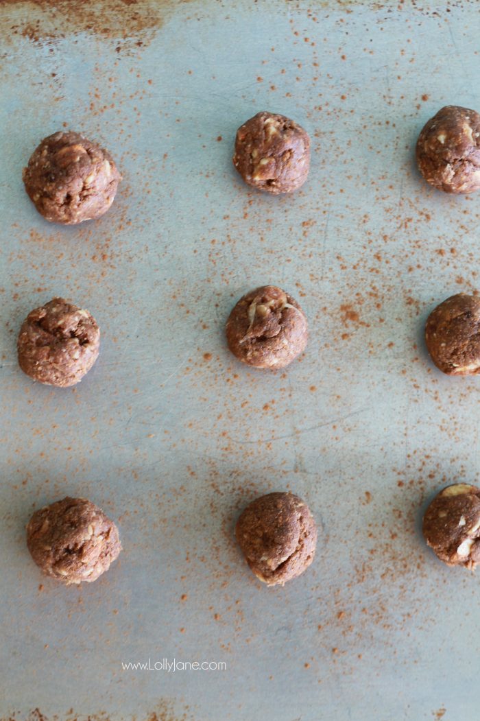 Easy and HEALTHY treat! This almond date ball recipe will leave you satisfied without the guilt. No sugar added!