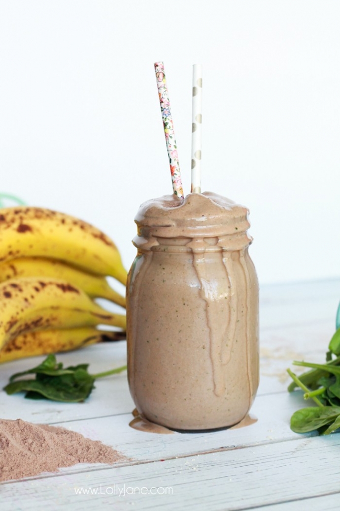 DELICIOUS Healthy Peanut Butter + Chocolate Smoothie. Tastes like a milkshake without the sugar or guilt!