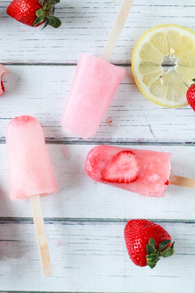 Strawberry Lemonade Popsicles. Perfect for warm sunny days and a yummy kids treat! 