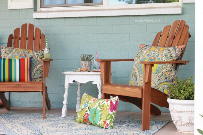 Colorful front porch ideas and tips, lots of pretty decor ideas by layering textures and patterns.