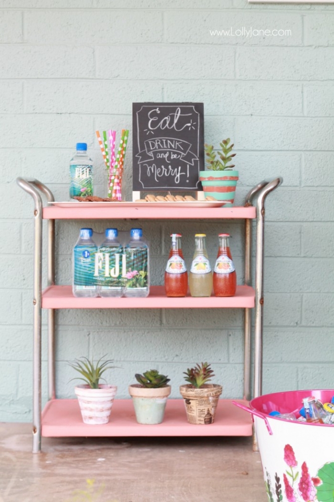 Colorful front porch ideas and tips, lots of pretty decor ideas by layering textures and patterns.