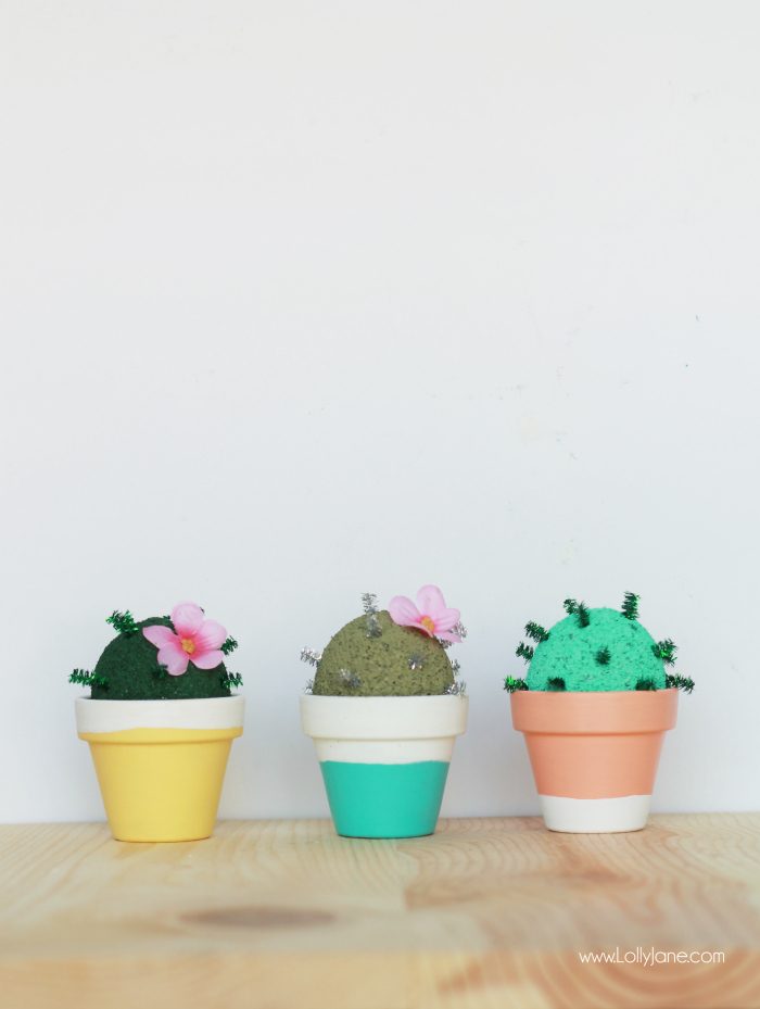 How to make a foam cactus garden with foam and pipe cleaners. So cute and lots of fun for kids! A great way to keep kids busy this summer! A fun kids craft idea! Love little mini succulents crafts!